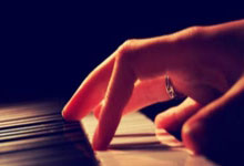 B体育官网:对阵拜仁能否不败?奥格斯堡德甲已连续11场不败创造队史纪录.